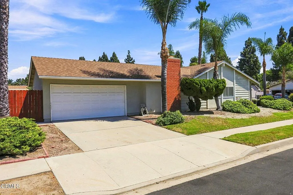 3 bed, 2.0 bath, 1525 sqft, $4,250 — Photo 2