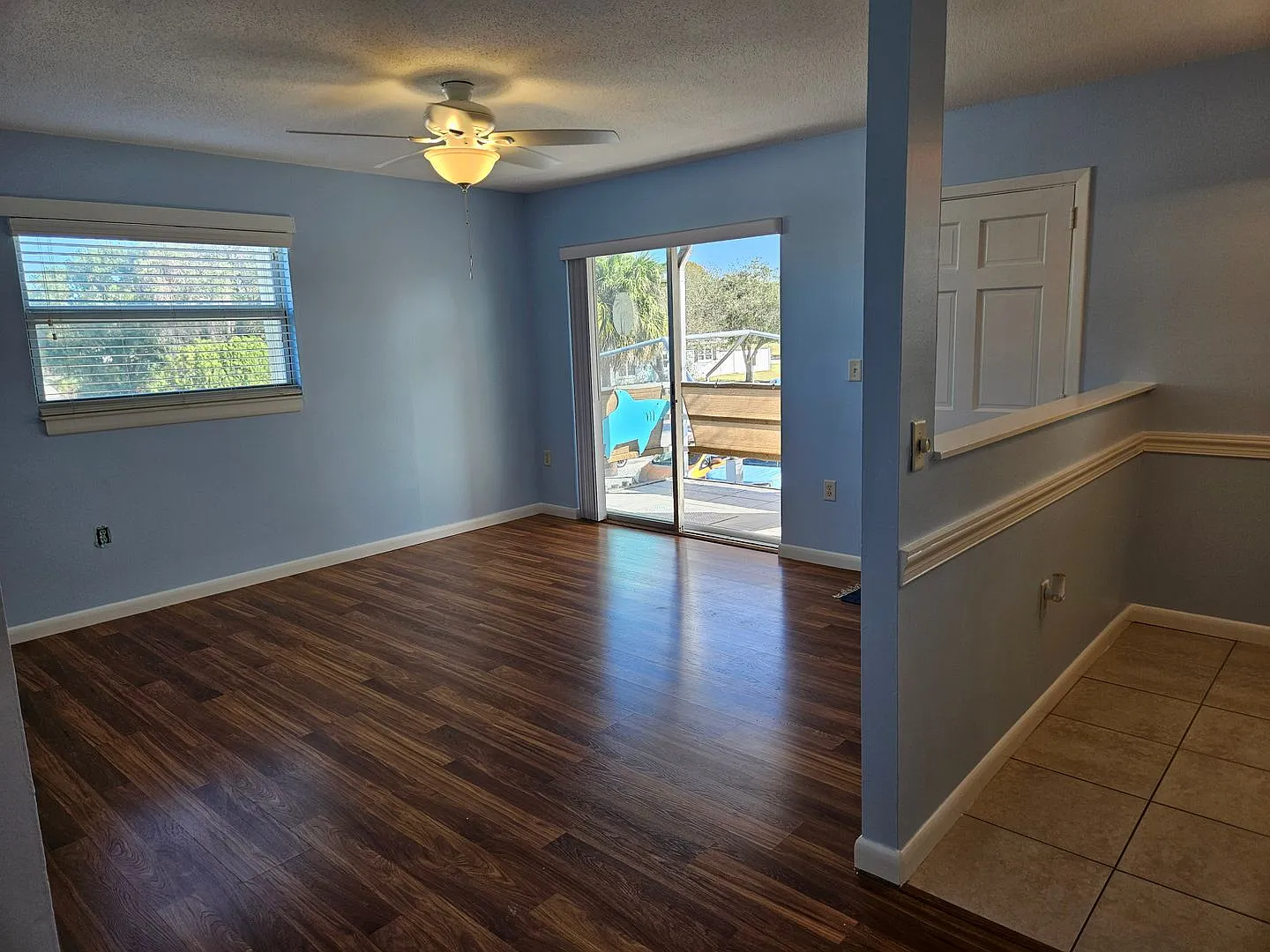 Annual Unfurnished 2nd Floor Condo For Rent on Venice Island! — Photo 4