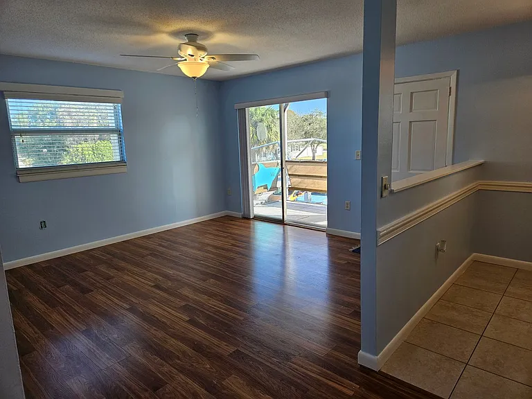 370 Base Ave E #210 — Photo 3