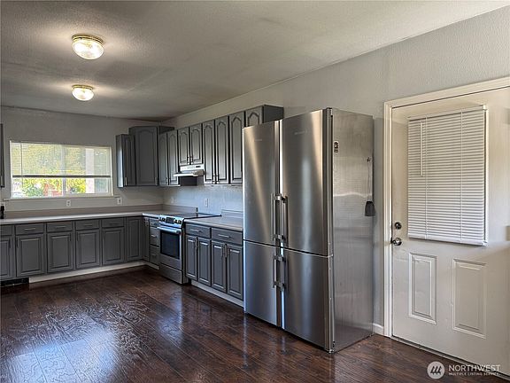 5th image of 4608 141st Street E