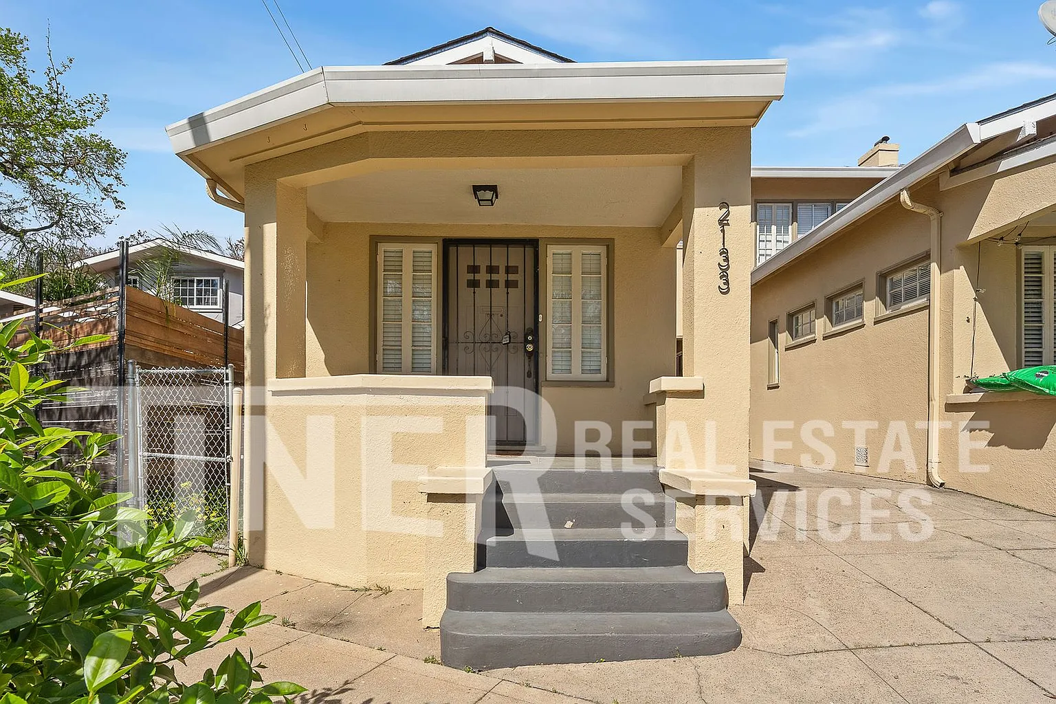 2133 Marshall Way photo 1
