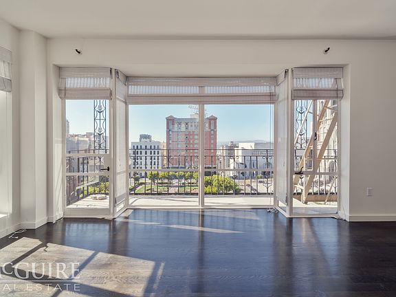 5th image of 1190 Sacramento St #8