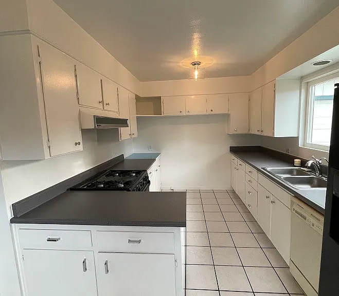 380 Oahu St — Photo 5