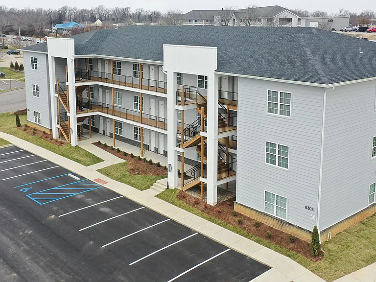 Hurstbourne Pointe — Photo 17