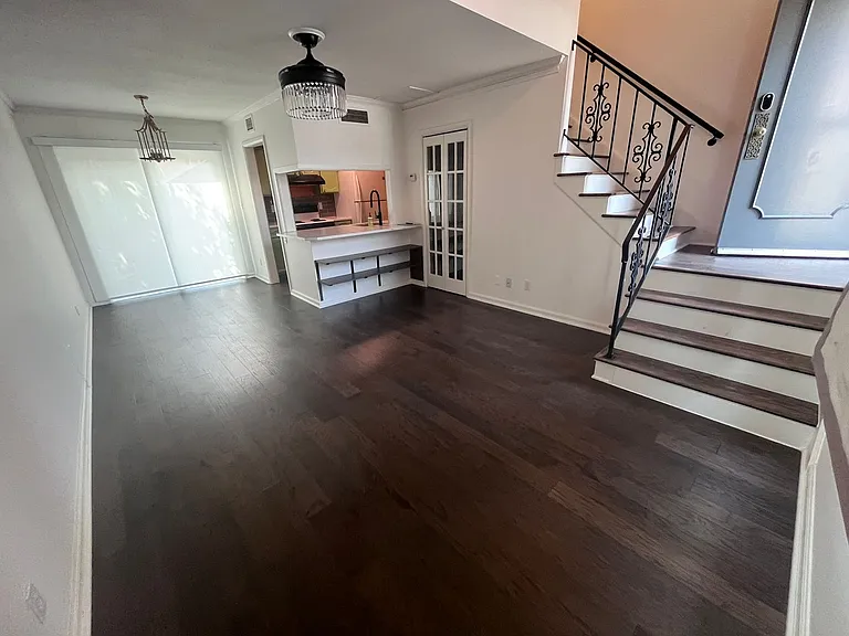725 N Stackman Dr #4 — Photo 3