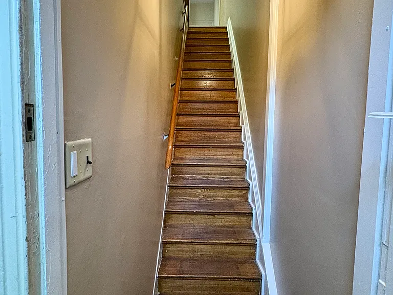 48 E Princess St #2 — Photo 3