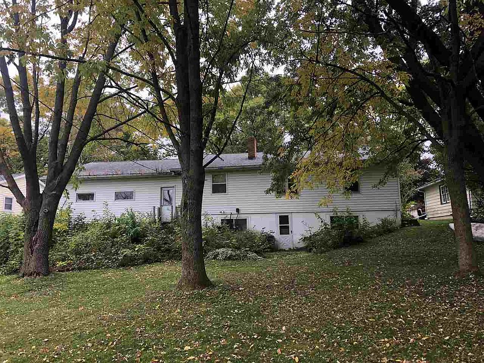 2nd image of 8 Huron St