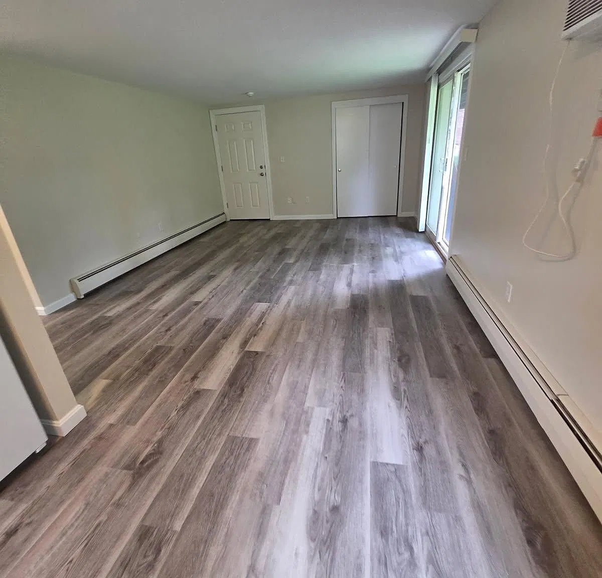 2 bed, 950 sqft, $2,400 — Photo 2