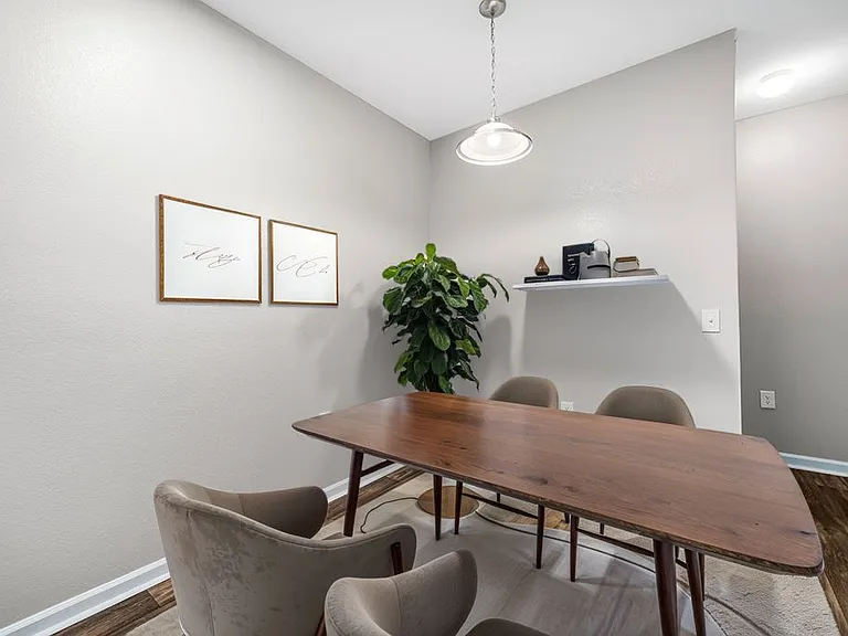 Pine - 1 Bed / 1 Bath - 760 Sq.Ft.