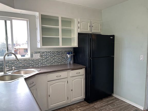 3rd image of 4549 W Dakota Ave