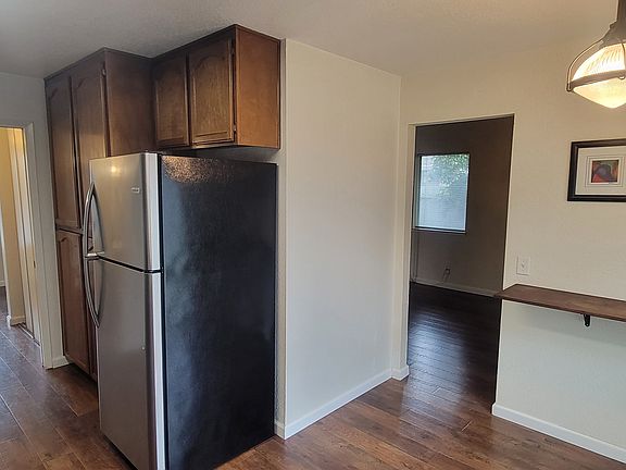 5th image of 557 Willow Ct