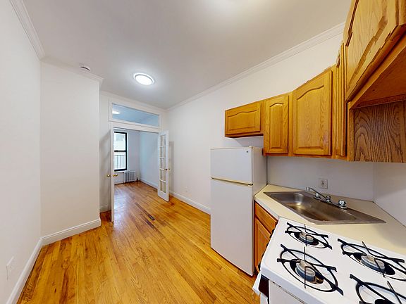 3rd image of 119 E 97th St APT 5RW