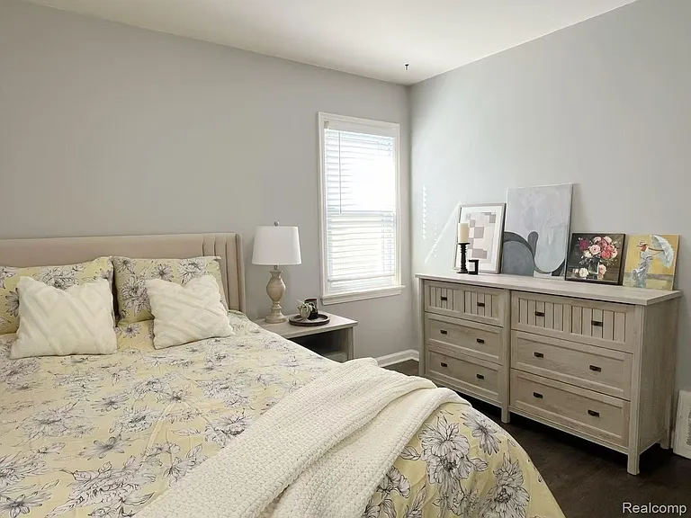 3303 Chester Rd — Photo 19