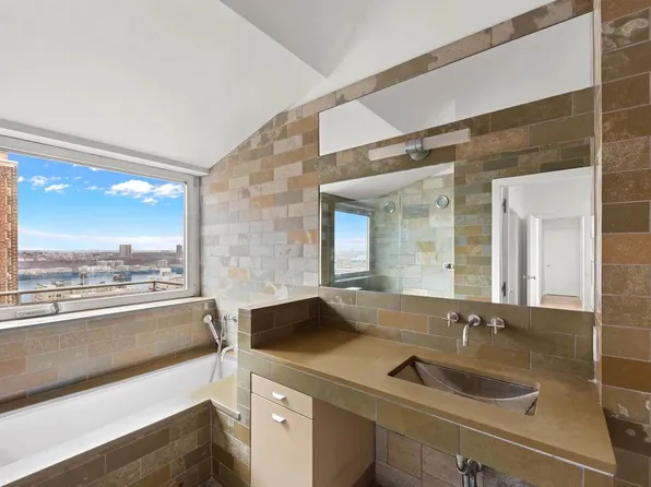 2166 Broadway image 7 of 13