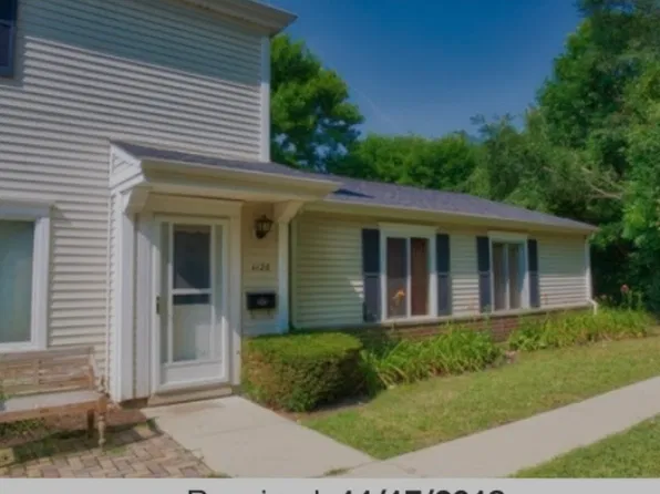 1120 Cove Dr #219, Prospect Heights, IL 60070