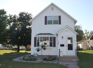 114 S Hubbard St, Crookston, MN 56716