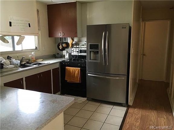 2nd image of 3134 Brokaw St #4