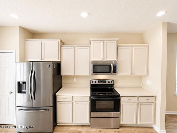 3rd image of 550 Drysdale Dr