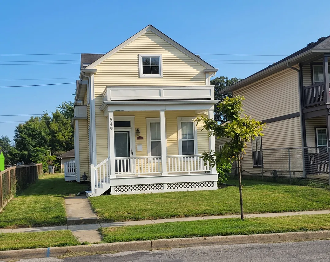 3 bed, 2056 sqft, $2,100 — Photo 1