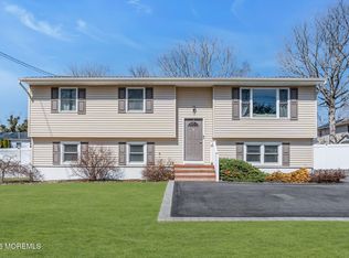 725 Commonwealth Blvd, Toms River, NJ