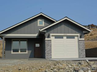 3681 Sky Crest Ln, Wenatchee, WA 98801