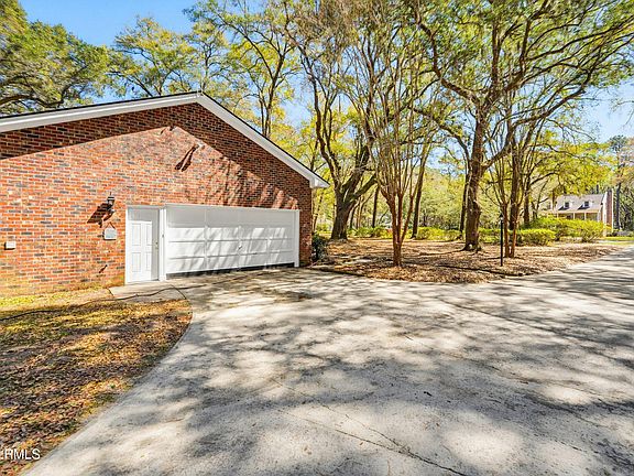 5th image of 607 Ashdale Drive