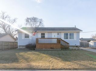 1114 Roosevelt St, Waterloo, IA 50707