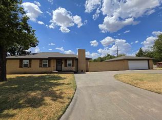 104 NW Morford Dr, Lawton, OK 73507