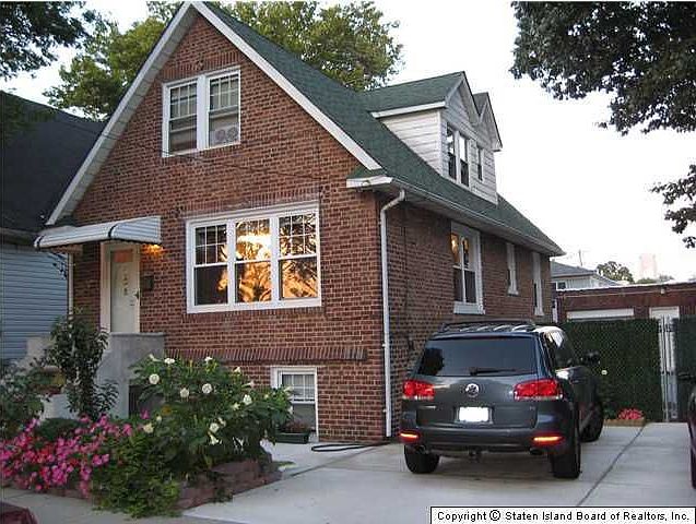 1st image of 105 Hickory Ave