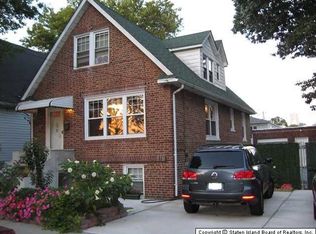 105 Hickory Ave, Staten Island, NY 10305