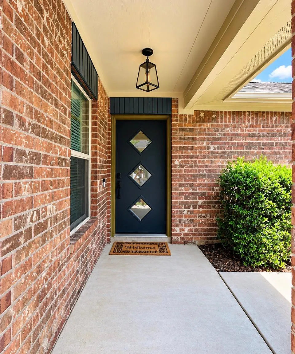 3 bed, 2.0 bath, 1220 sqft, $1,800 — Photo 2