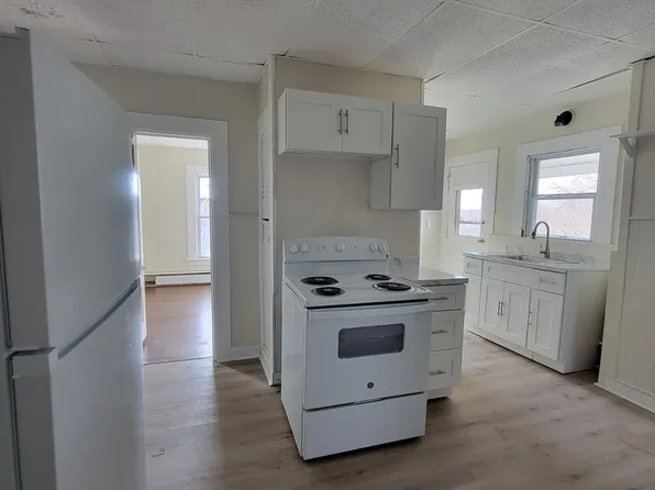 260 Summit St #2B, Willimantic, CT 06226