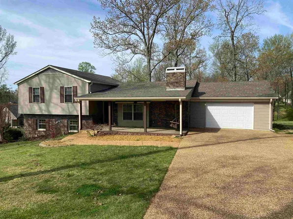 629 Hillside Dr, Adamsville, TN 38310