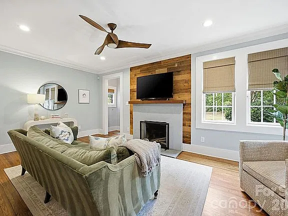 3 bed, 1881 sqft, $4,425 — Photo 2
