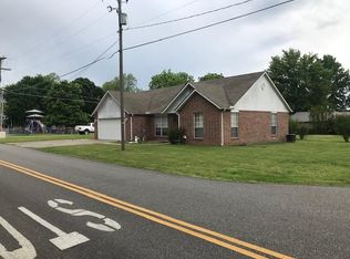 219 E 10th St, Grove, OK 74344