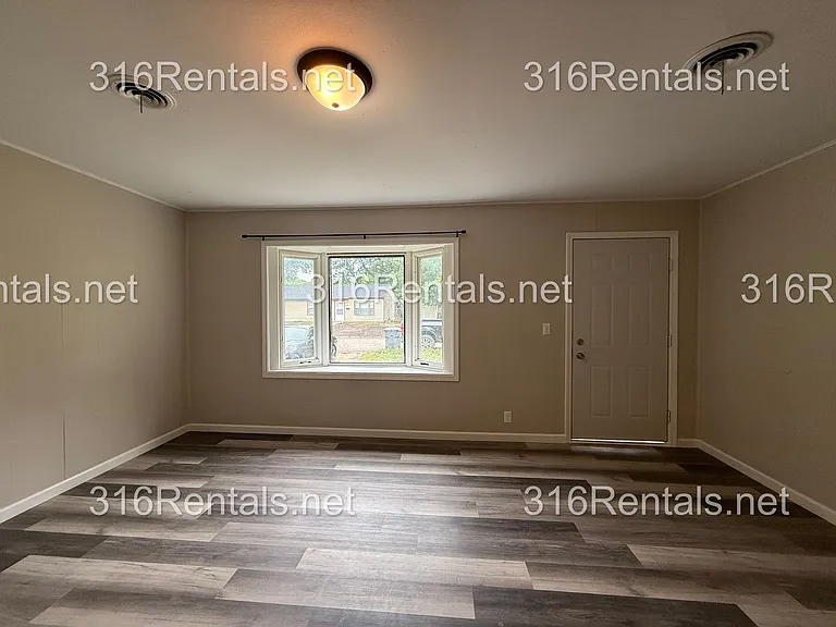 4324 S Dover St — Photo 4