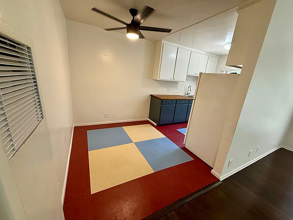 Dining area with ceiling fan