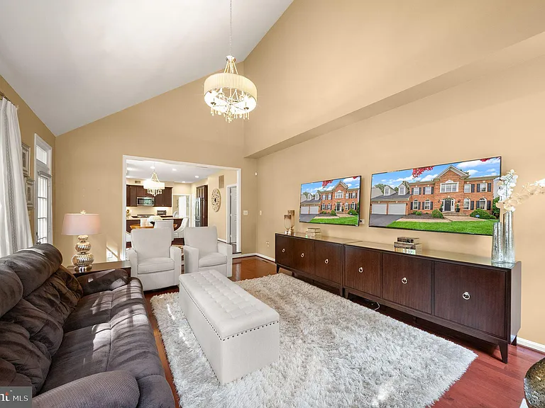5667 Lonesome Dove Ct — Photo 34