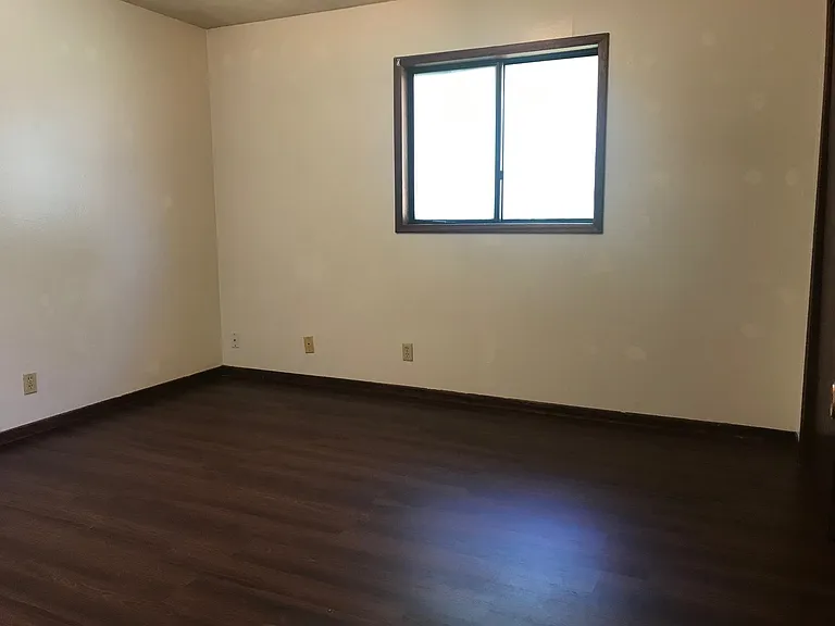 606 Cedar St — Photo 2