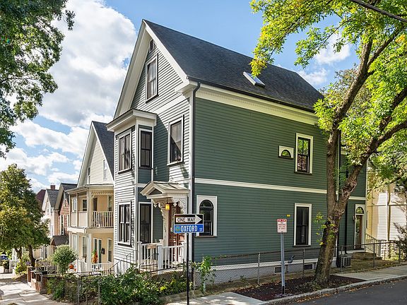 3rd image of 108 School St