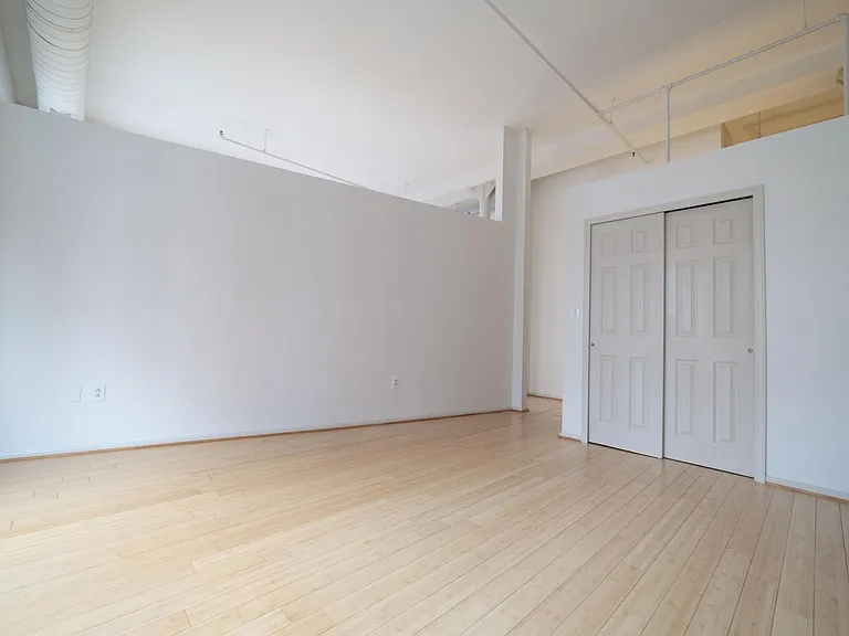 1900 W 25th St #305 — Photo 17