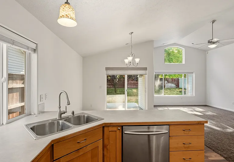 1920 N Cavalier Rd — Photo 11
