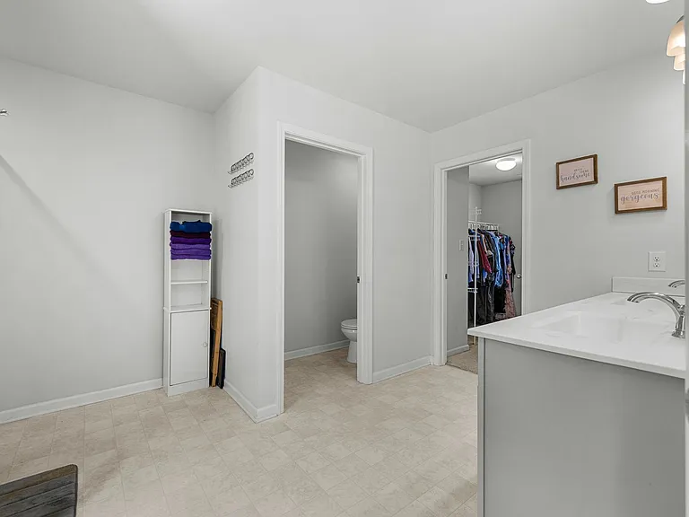 206 J Belton Ct — Photo 16