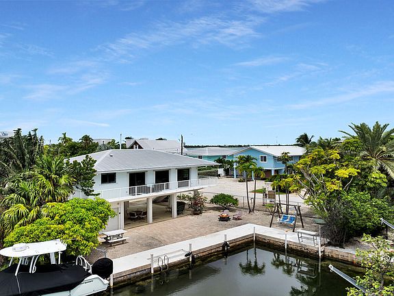 2nd image of 400 La Fitte Rd