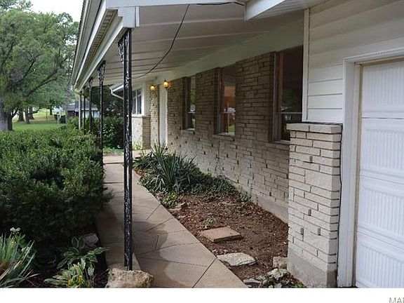 2nd image of 1415 Crossett Dr