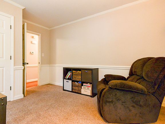 4th image of 1801 Shagbark Ln