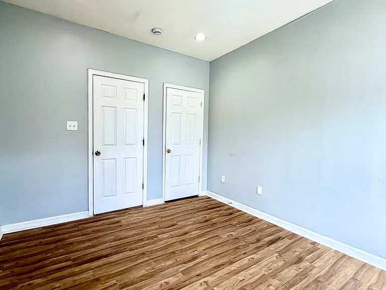 414 N Bradford St — Photo 13
