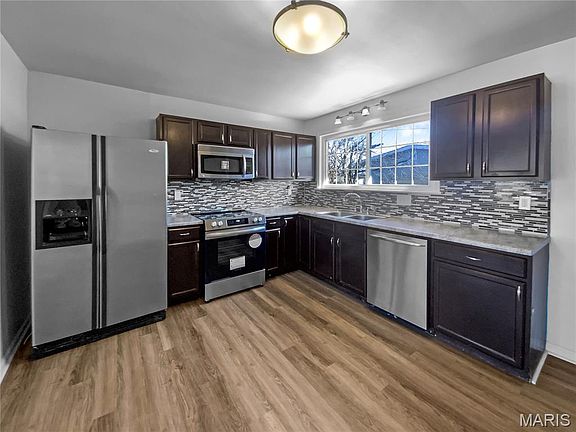 2nd image of 2190 Love Ln