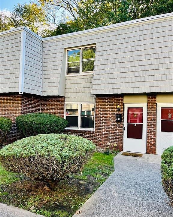 1st image of 67 Briarwood Ln #D