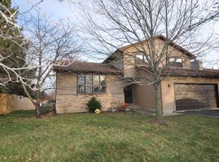 731 Penn Blvd, Lindenhurst, IL 60046